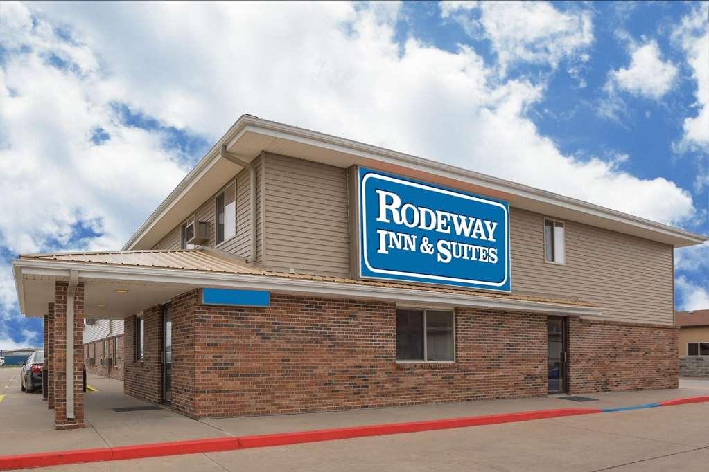 Rodeway Inn & Suites Kearney Buitenkant foto