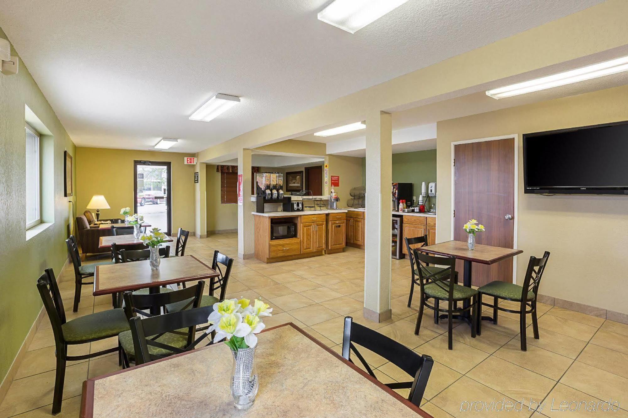 Rodeway Inn & Suites Kearney Buitenkant foto
