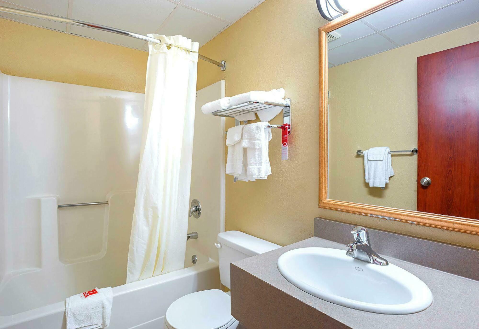 Rodeway Inn & Suites Kearney Buitenkant foto